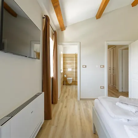 Vego By Rent Istria ヴィラ Muntrilj